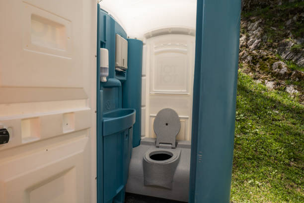 Best Portable restroom trailer rental  in Dubuque, IA