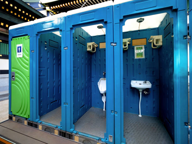 Best Portable bathroom rental  in Dubuque, IA